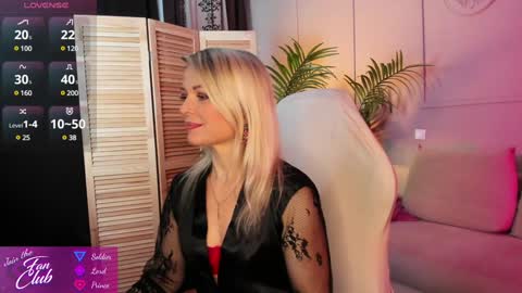 Snapshot of gloria_lovely chatting on January 23, 11:15 am Gloria online show from January 23, 11:15 am