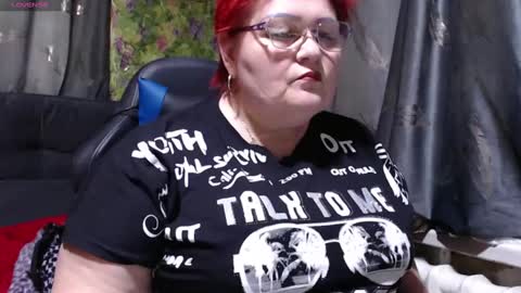 Snapshot of goddess57 chatting on February 18, 4:58 am Goddess online show from February 18, 4:58 am