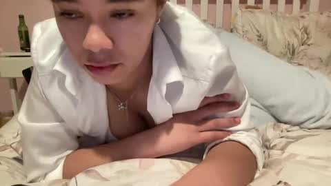 Goddess L online show from April 7, 7:05 pm