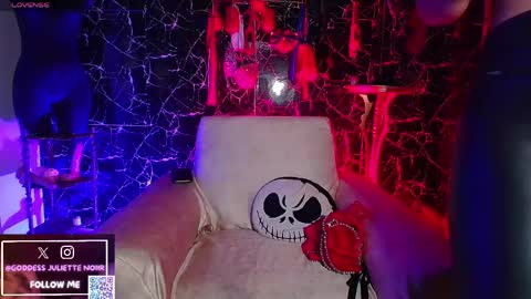 Goddes Juliette Noiir online show from April 17, 11:01 am