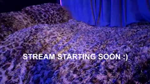 Goddess Mae  NYC online show from January 8, 11:20 pm