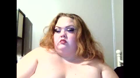 Snapshot of godessisabella chatting on October 19, 9:00 am godessisabella online show from October 19, 9:00 am