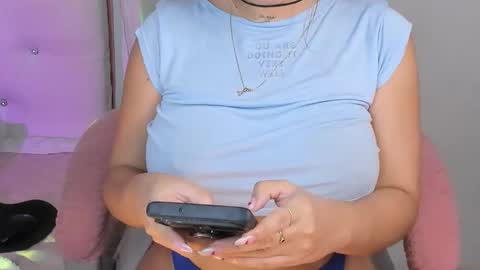 golden_issy online show from December 5, 3:39 am