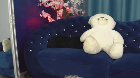 GoldenAmberX online show from September 15, 7:10 pm