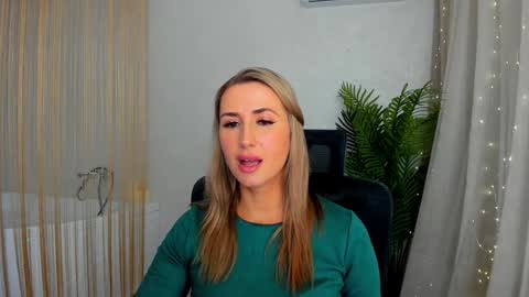 Olivia online show from January 23, 8:02 pm