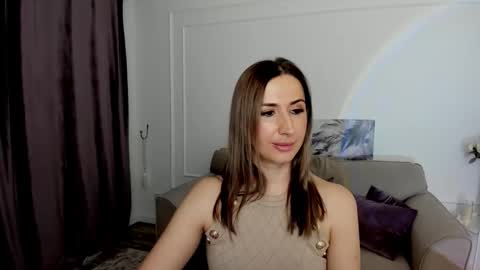 Olivia online show from November 24, 3:30 am