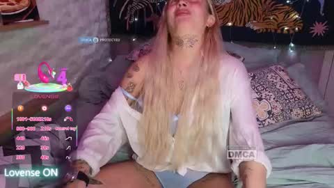 goodgirl0024 online show from March 25, 8:45 pm