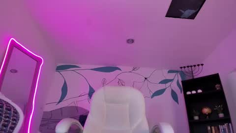 Alice online show from February 3, 8:34 pm