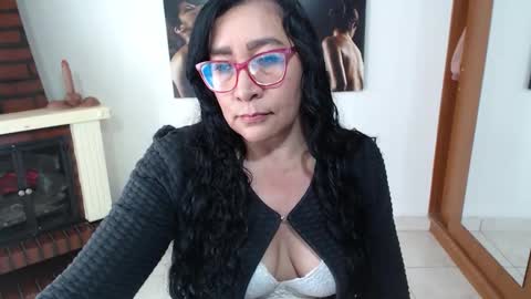 Snapshot of grace_mature_milf chatting on September 9, 1:33 pm grace_mature_milf online show from September 9, 1:33 pm