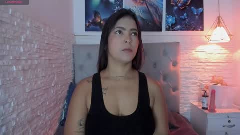 Snapshot of graceymilf999 chatting on January 25, 11:24 am Gracey Milf online show from January 25, 11:24 am