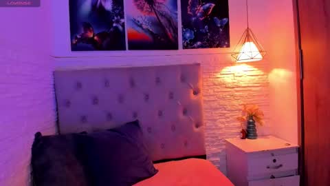 Snapshot of graceymilf999 chatting on March 6, 12:30 pm Gracey Milf online show from March 6, 12:30 pm