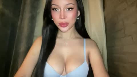 Marie Pelie online show from December 19, 8:34 pm