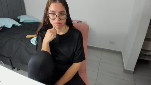 GreciaRuiz online show from October 1, 11:42 pm