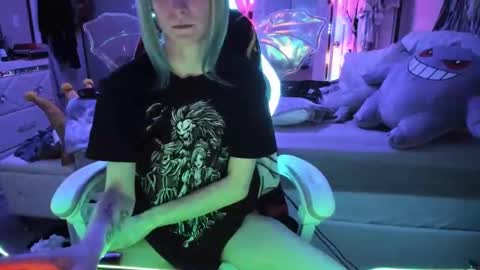 GreenEyedLovexo online show from November 13, 6:45 am