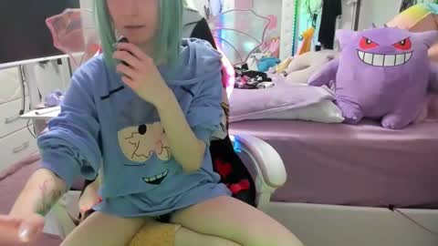 GreenEyedLovexo online show from May 12, 7:53 pm