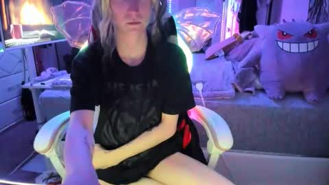 GreenEyedLovexo online show from January 12, 7:35 am