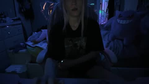 Snapshot of greeneyedlovexo chatting on March 4, 5:42 am GreenEyedLovexo online show from March 4, 5:42 am