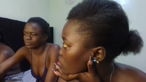 gud_lunah1 online show from June 15, 4:29 pm