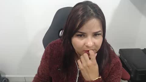 hahahellt online show from December 27, 9:00 pm