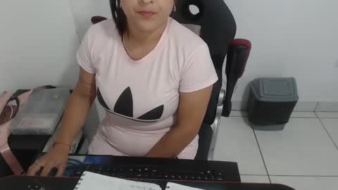 hahahellt online show from December 31, 4:46 pm