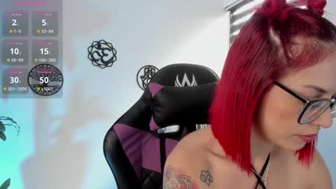 Snapshot of haileebeer_ chatting on October 14, 2:30 pm Hailee online show from October 14, 2:30 pm