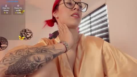 Snapshot of haileebeer_ chatting on September 30, 3:50 pm Hailee online show from September 30, 3:50 pm