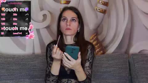 HaileyPeach online show from February 4, 6:00 pm