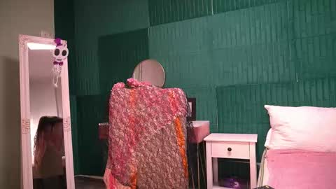 Hailey online show from November 3, 5:00 am