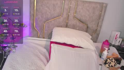 Hailey online show from November 28, 11:35 am