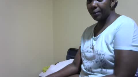 Snapshot of hairypussybigassy001 chatting on January 9, 1:02 pm hairypussybigassy001 online show from January 9, 1:02 pm