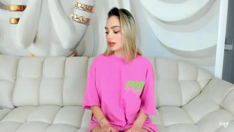 Haleysweetest online show from April 6, 11:39 pm