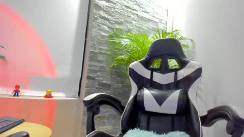 Snapshot of hall_anahiis chatting on January 27, 1:05 am Anahis online show from January 27, 1:05 am