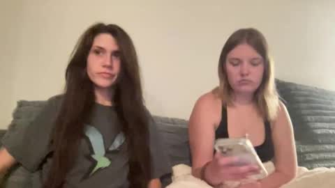 Hallee online show from May 7, 1:32 am