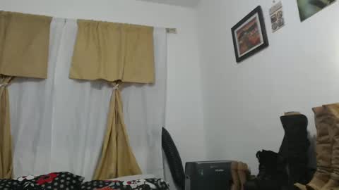 Snapshot of hammer9247 chatting on September 29, 9:53 pm hammer9247 online show from September 29, 9:53 pm