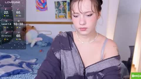Snapshot of hanahwoods chatting on October 21, 1:31 am hanahwoods online show from October 21, 1:31 am