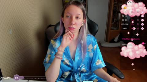 Snapshot of handsome_whale chatting on December 30, 3:25 am Mila online show from December 30, 3:25 am