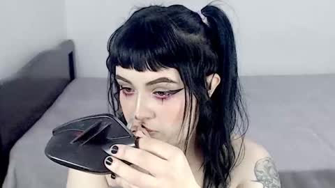 Snapshot of hanna99moon chatting on October 7, 4:17 am JUANA online show from October 7, 4:17 am