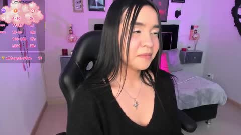 hanna  online show from December 4, 11:27 pm