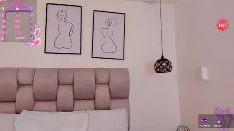 hanna__evans_ online show from November 19, 11:54 am