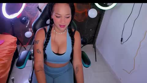 Snapshot of hanna__steyl chatting on October 22, 11:15 am Hanna online show from October 22, 11:15 am