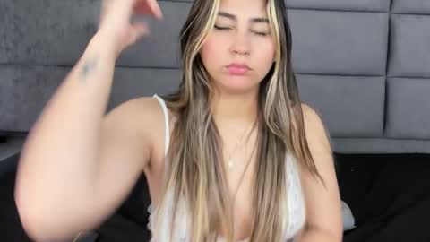 Hanna Castro online show from November 22, 1:25 pm