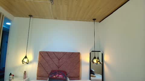  H A N N A  online show from February 14, 10:12 pm