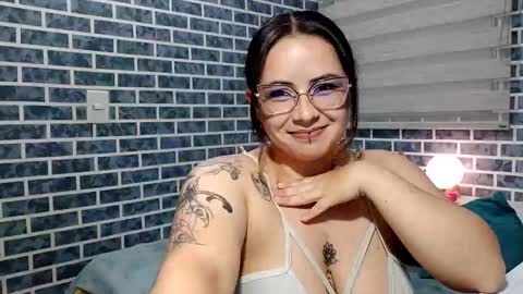 hanna_moons online show from February 28, 1:05 am