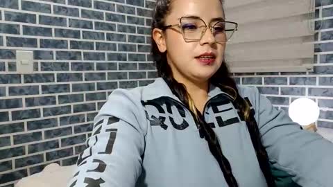 hanna_moons online show from March 20, 4:39 am