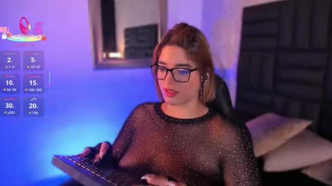 Snapshot of hanna_vasquez chatting on September 18, 8:29 pm Hanna online show from September 18, 8:29 pm