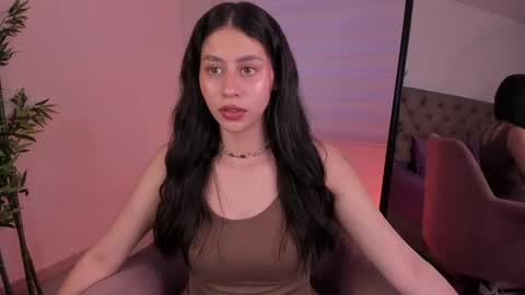 Hannah online show from February 4, 8:28 pm