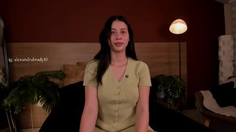 Hannah online show from November 4, 8:58 pm