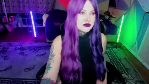Snapshot of hannah_chaos chatting on March 1, 5:49 pm Hannah online show from March 1, 5:49 pm