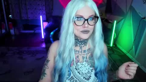 Snapshot of hannah_chaos chatting on March 10, 1:23 am Hannah online show from March 10, 1:23 am