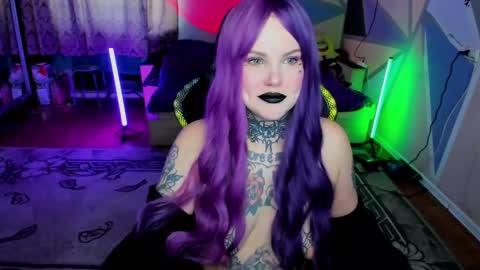 Snapshot of hannah_chaos chatting on February 24, 10:13 am Hannah online show from February 24, 10:13 am